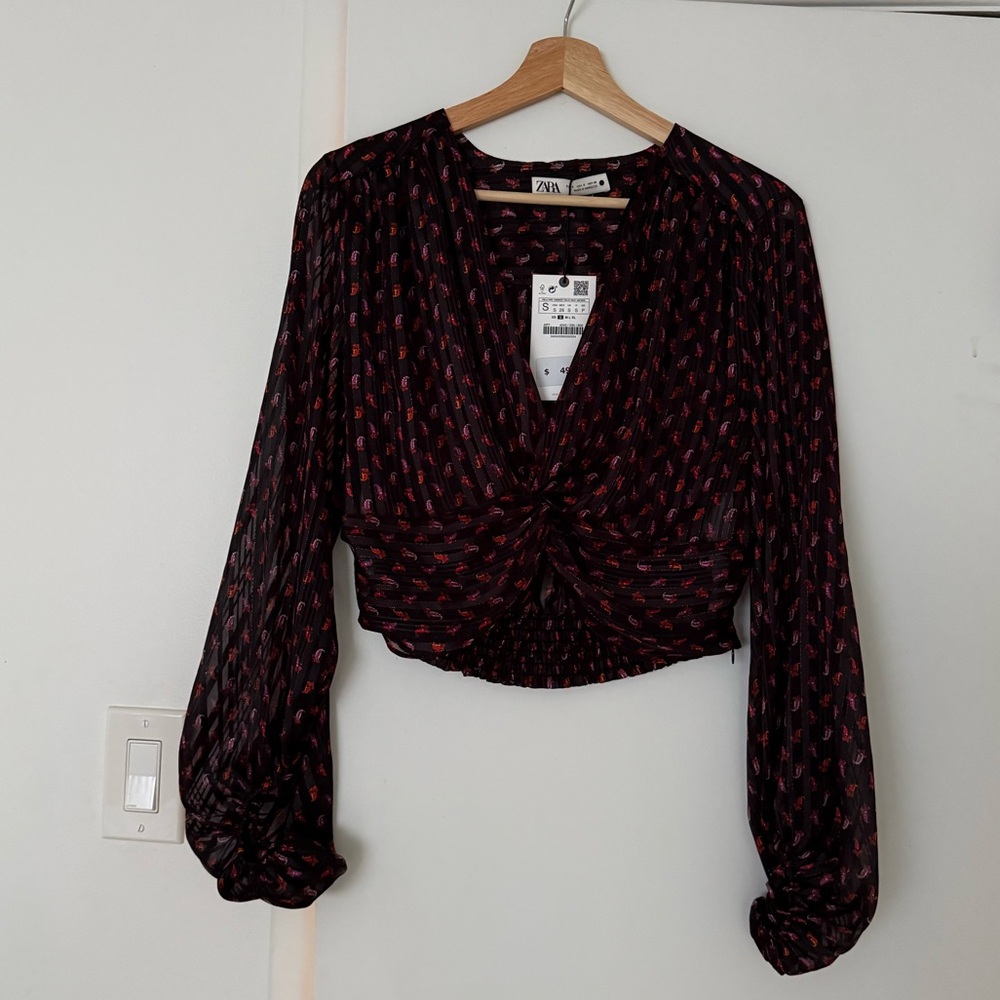 Zara Women's Black and Red Twist Front Blouse